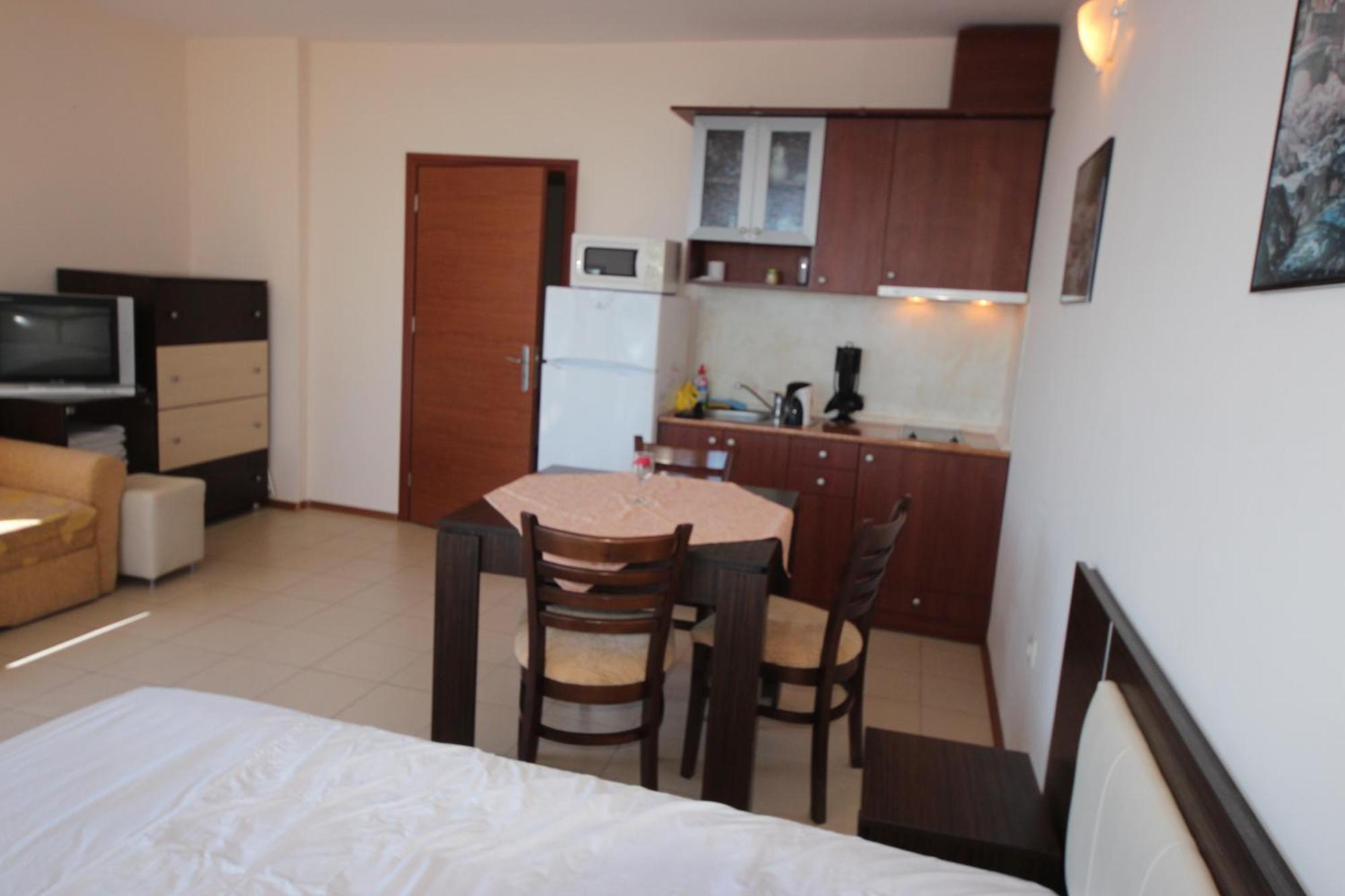 Menada Apartments In Sunny Beach Cameră foto